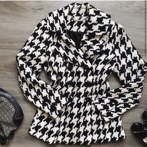 White House Black Market Houndstooth Peacoat-M
